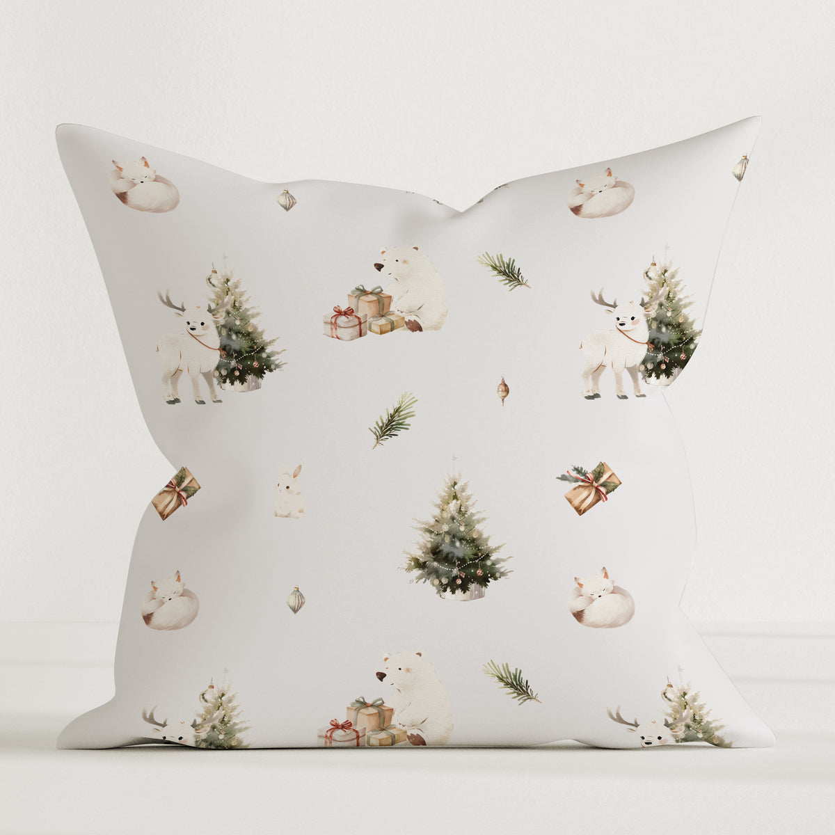 Leslis-Dekokissen „Winterwald“ mit kleinen Tannenbäumen und Waldmotiven.