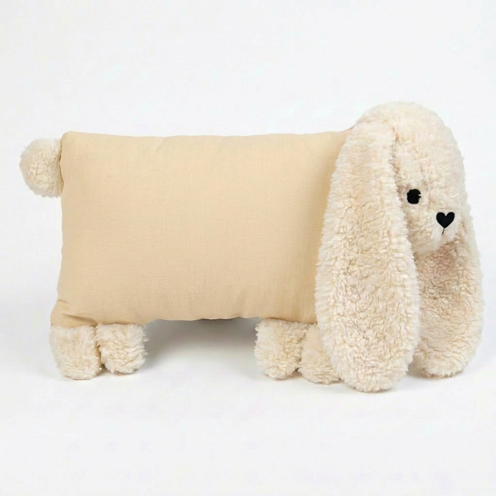 Naturfarbener Kuschelhase mit weichem Kopf und langen Schlappohren.