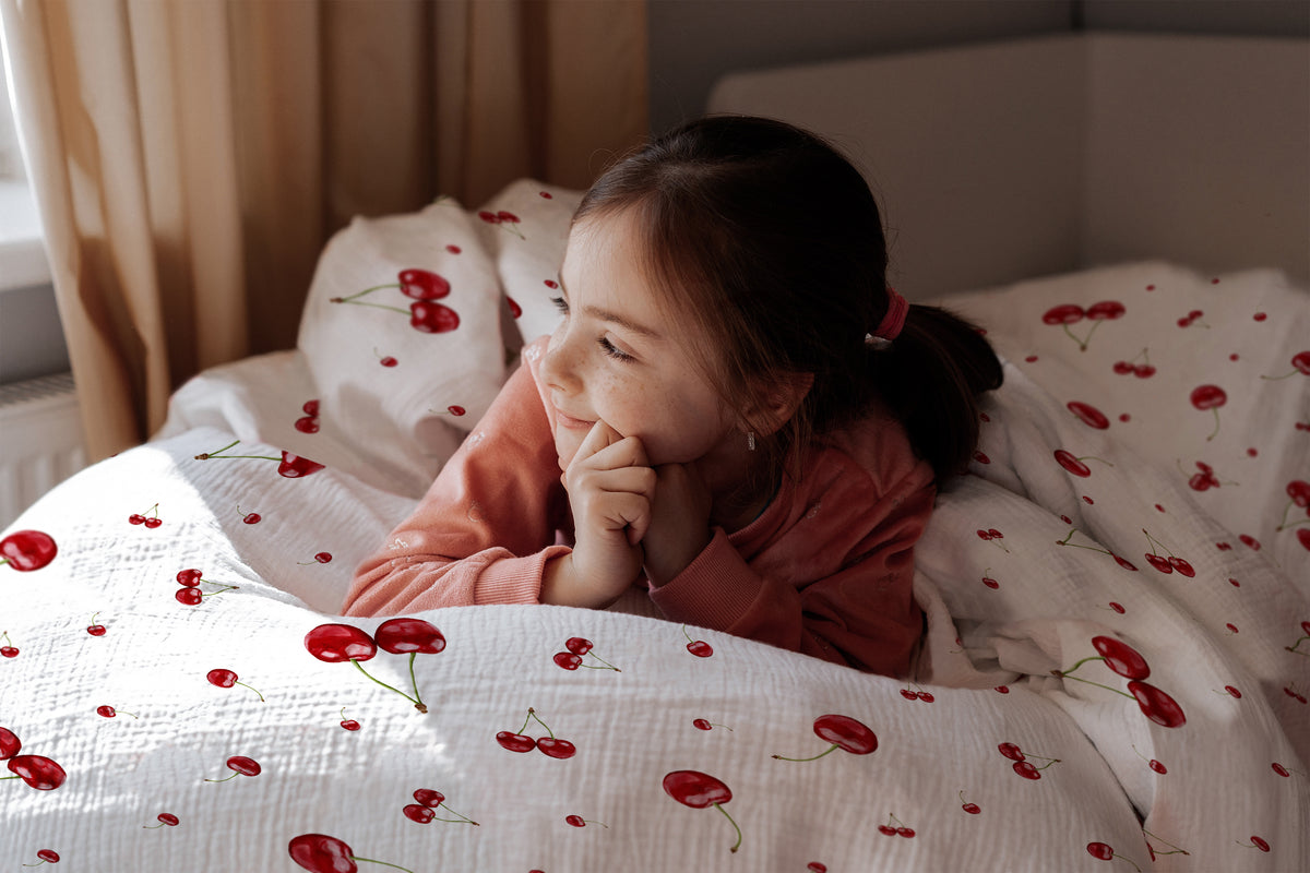 « Cerises » – Linge de lit haut de gamme pour enfants