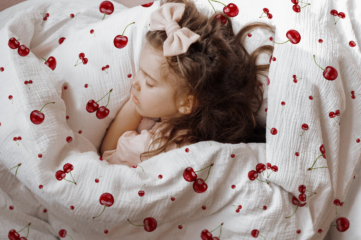 « Cerises » – Linge de lit haut de gamme pour enfants